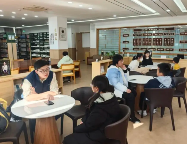 学术引领不只有助于学生理性挑选专业也提升了其大学学习的适